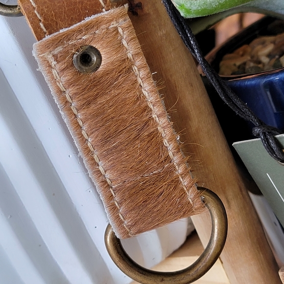 ❤FINAL CLEARANCE❤ Myra "Brown & White" Hair-on Key Fob - Picture 3 of 4